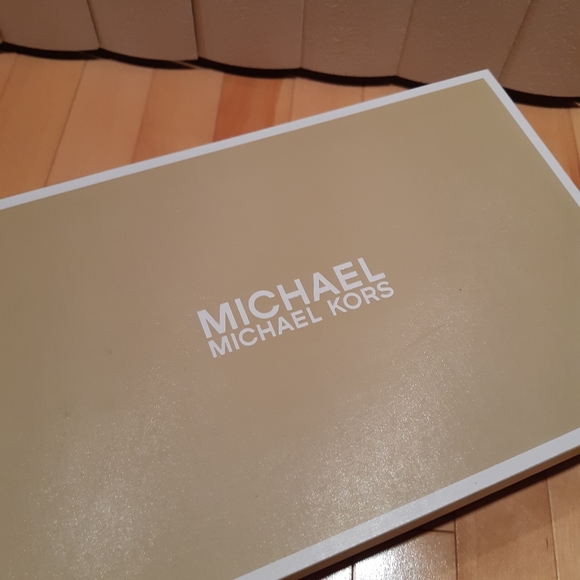 Michael Kors shoes - Picture 13 of 13